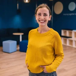 Portrait von Anna Cassagne | 1000 Satellites